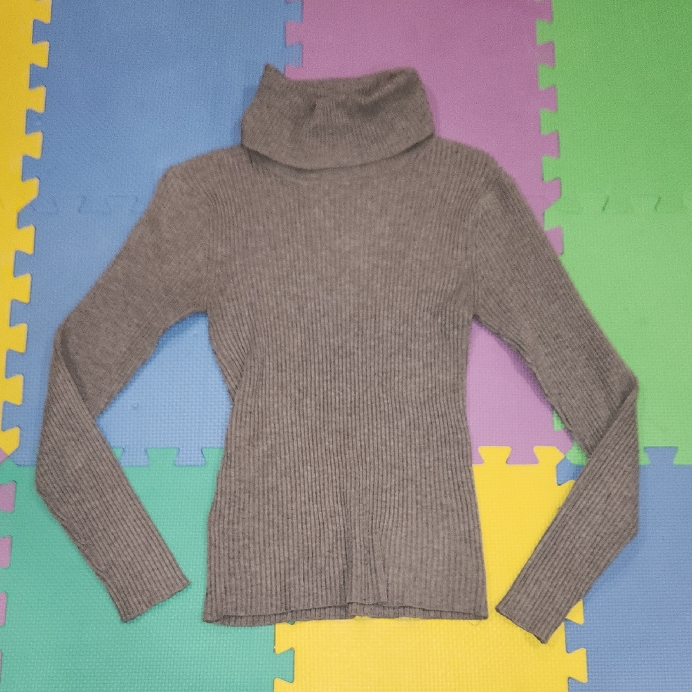 Contact Gray Turtleneck Sweater for Women Size Small,  Like New